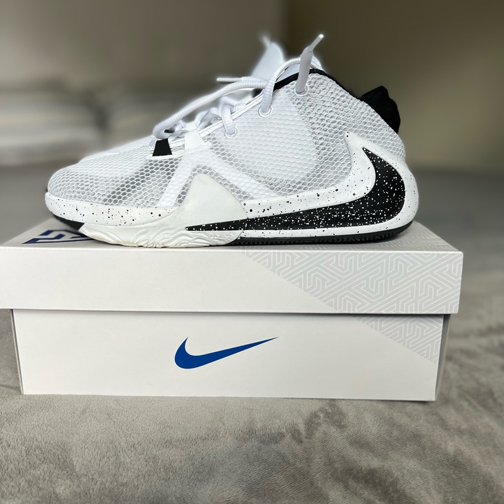 Very great condition: Nike Freak 1(Grade School)